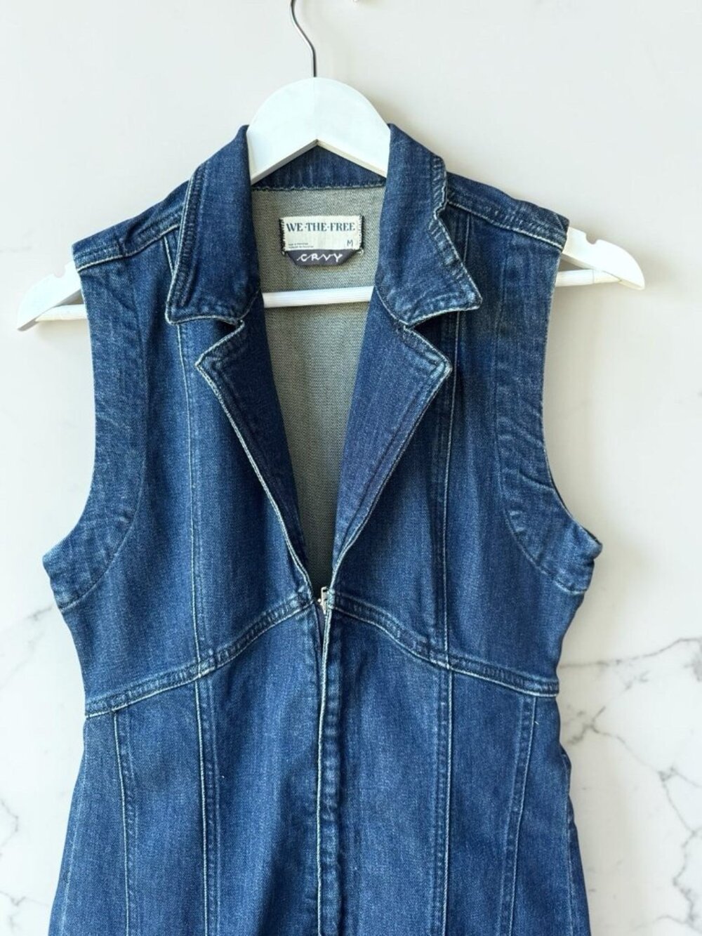 Free People We The Free Curvy Denim Jumpsuit Women’s M Blue Sleeveless Flare - Picture 4 of 13